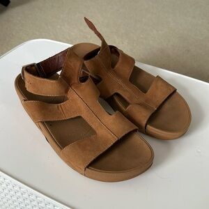 Tan fitflop sandals